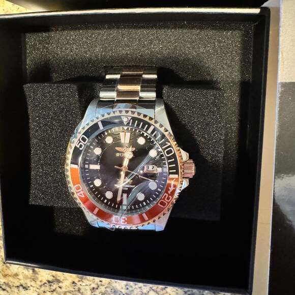 Invicta Pro Diver Quartz Black Dial Men's Watch 44717 root beer - Picture 1 of 5
